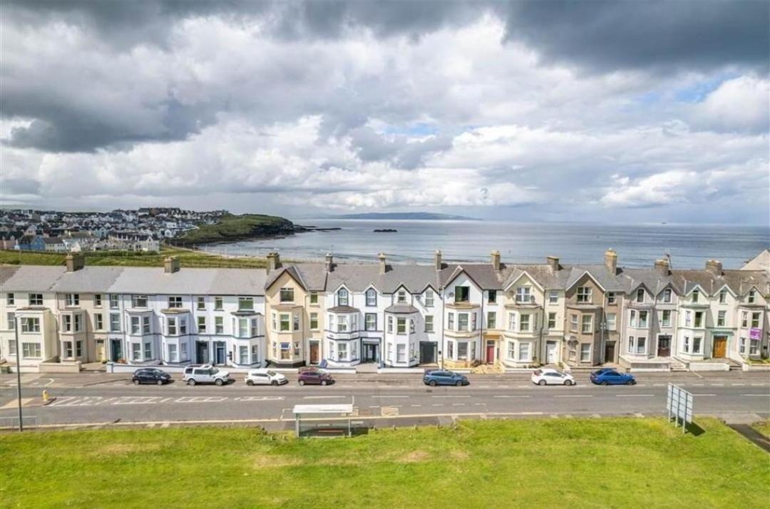 5 Dunluce Park - Portrush By The Sea Appartement Buitenkant foto