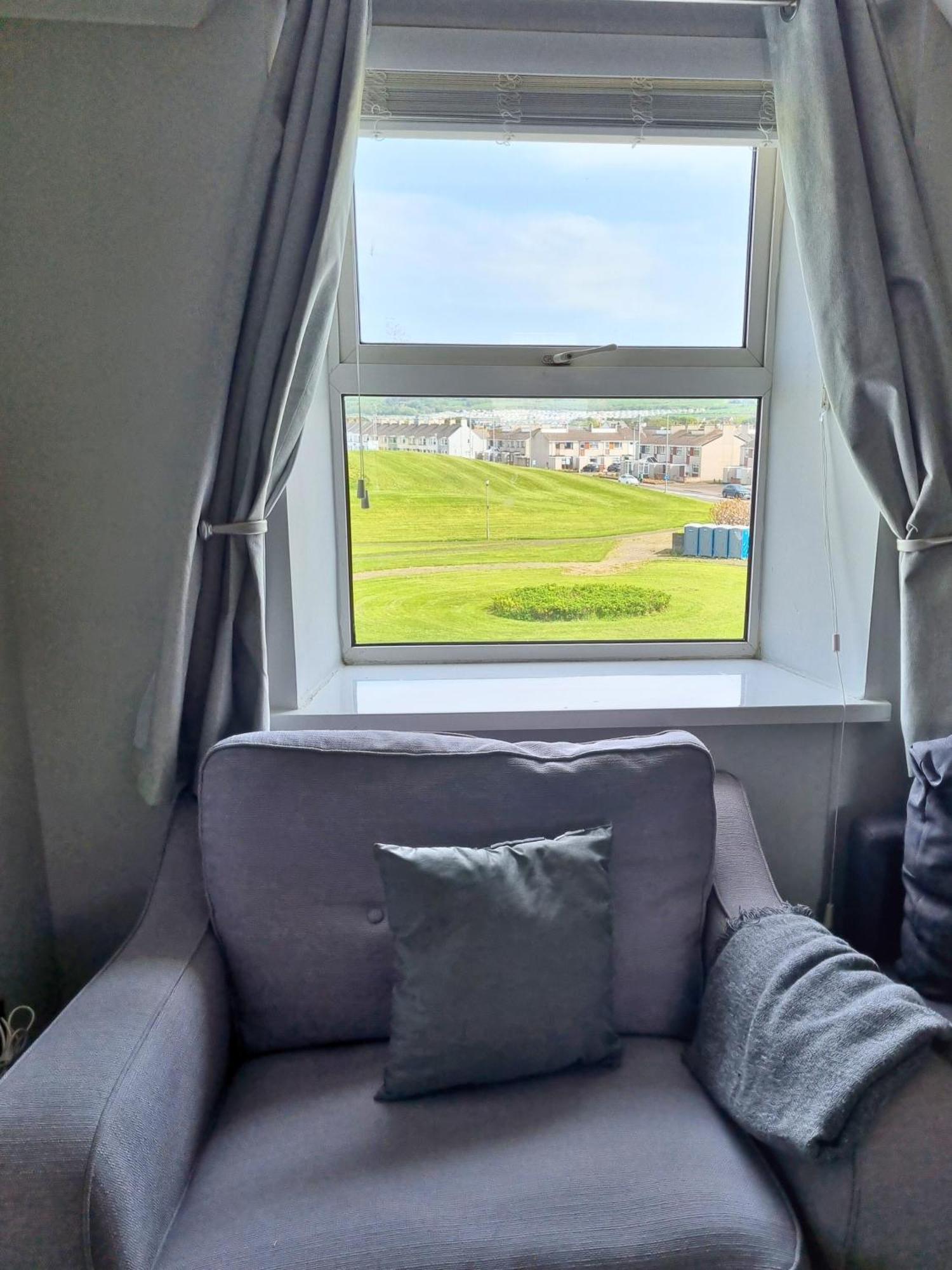 5 Dunluce Park - Portrush By The Sea Appartement Buitenkant foto