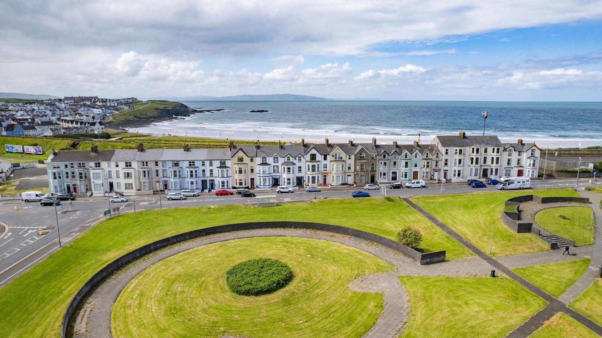 5 Dunluce Park - Portrush By The Sea Appartement Buitenkant foto